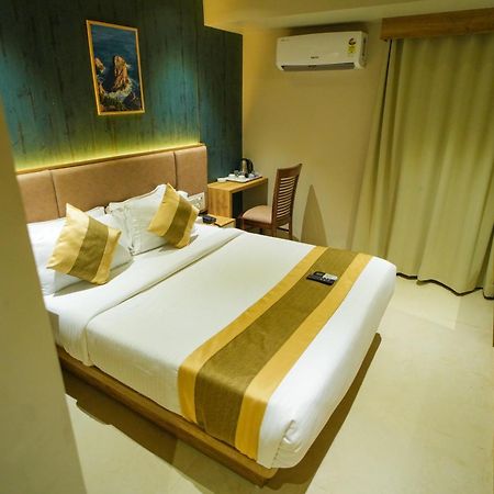 Hotel Skylink Hospitality Mahalaxmi Bombaim Exterior foto