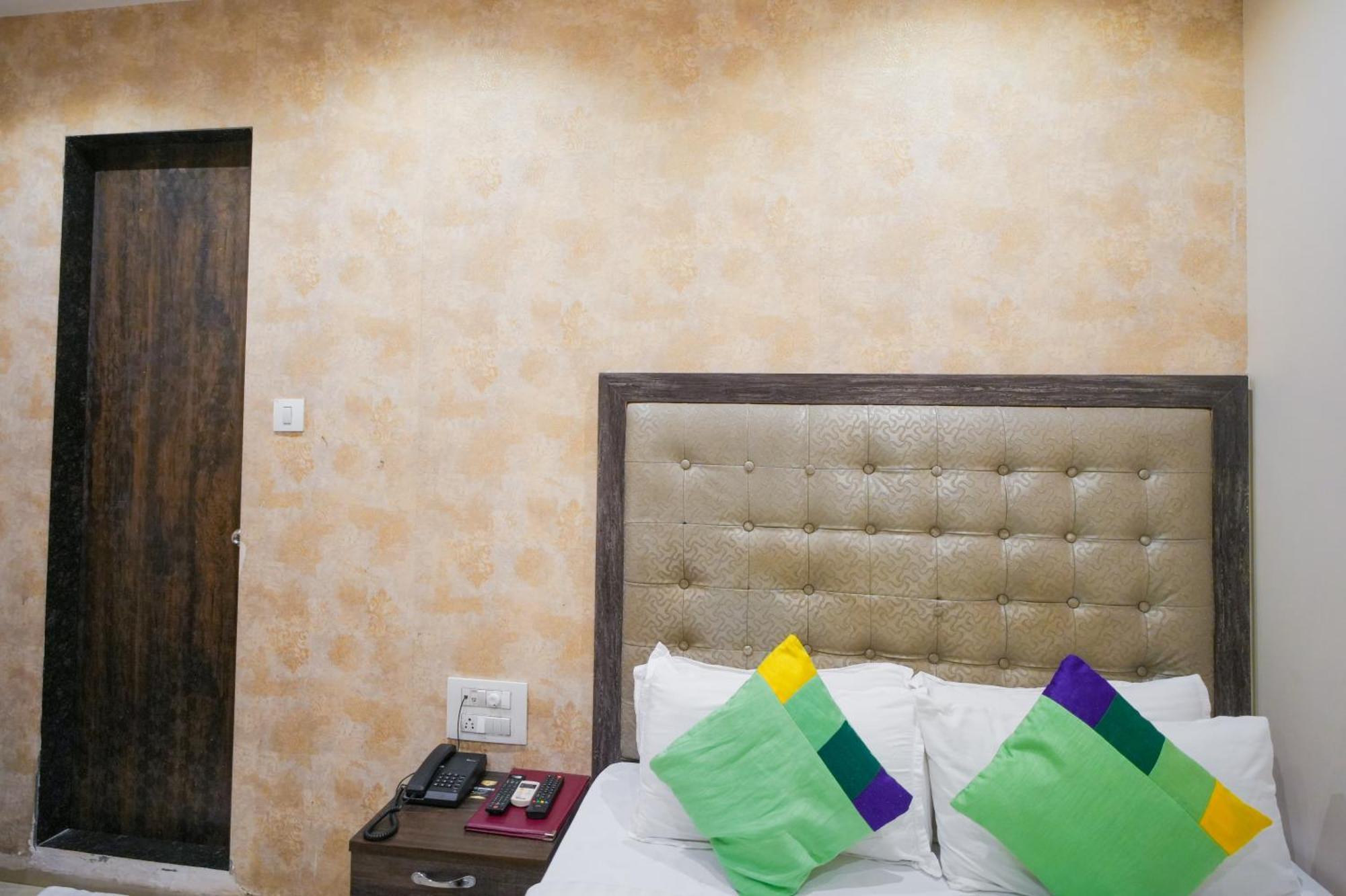 Hotel Skylink Hospitality Mahalaxmi Bombaim Exterior foto