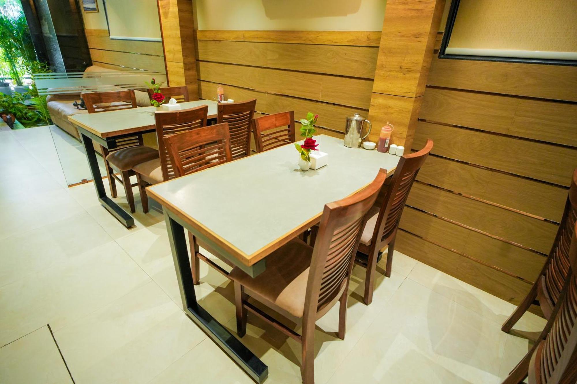 Hotel Skylink Hospitality Mahalaxmi Bombaim Exterior foto