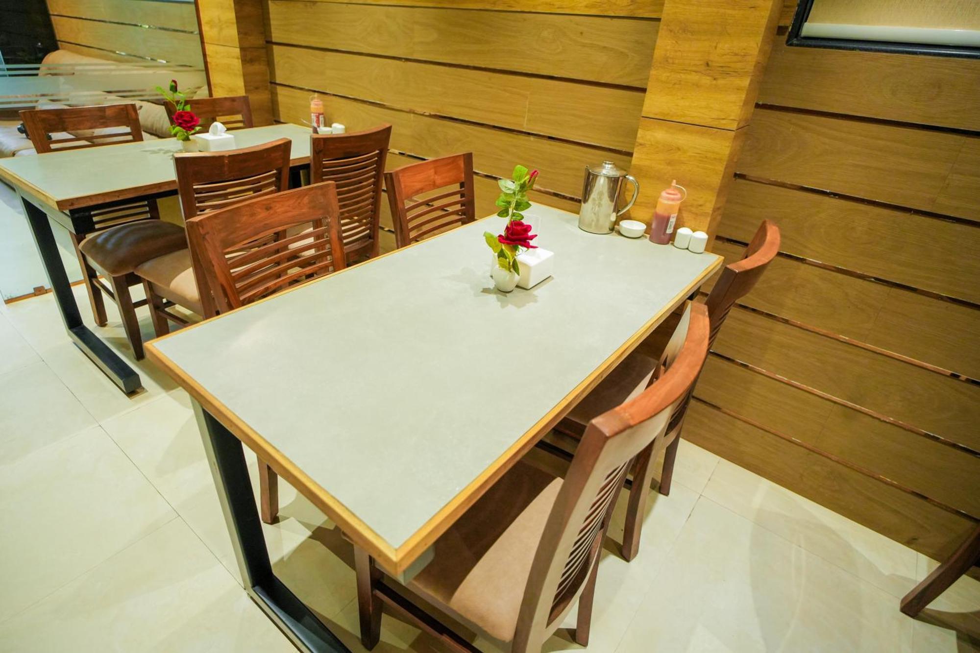 Hotel Skylink Hospitality Mahalaxmi Bombaim Exterior foto