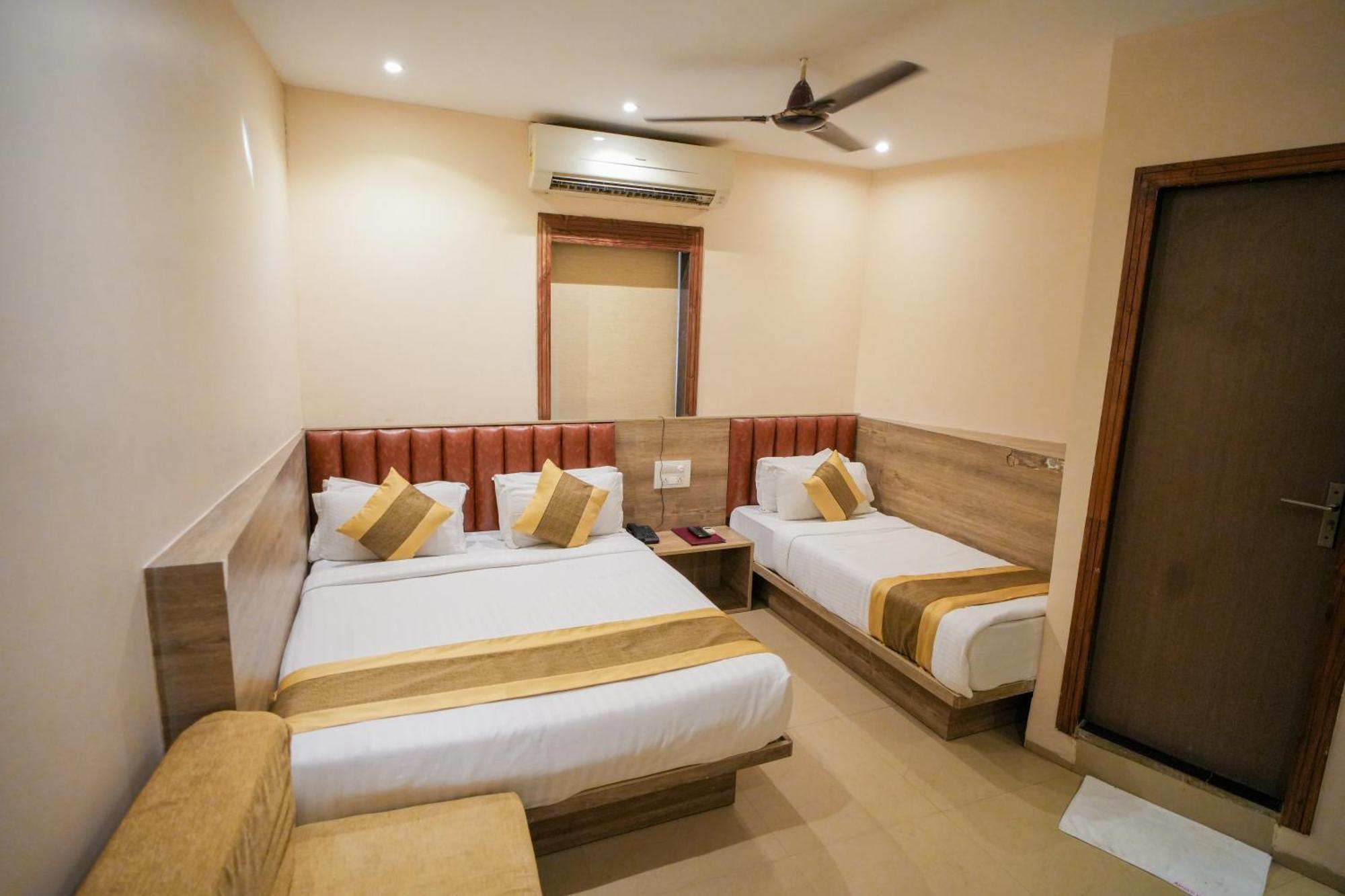 Hotel Skylink Hospitality Mahalaxmi Bombaim Exterior foto