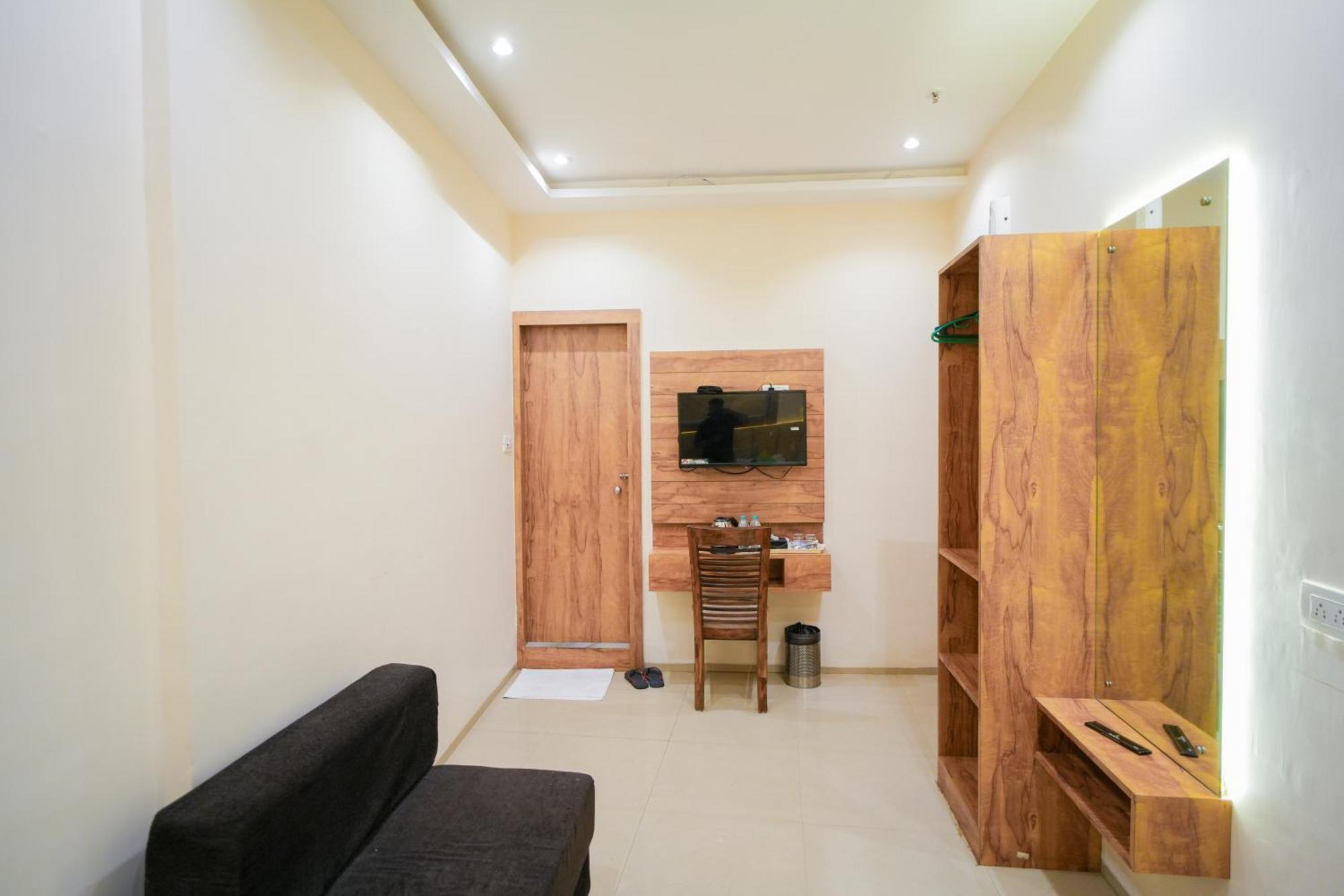 Hotel Skylink Hospitality Mahalaxmi Bombaim Exterior foto