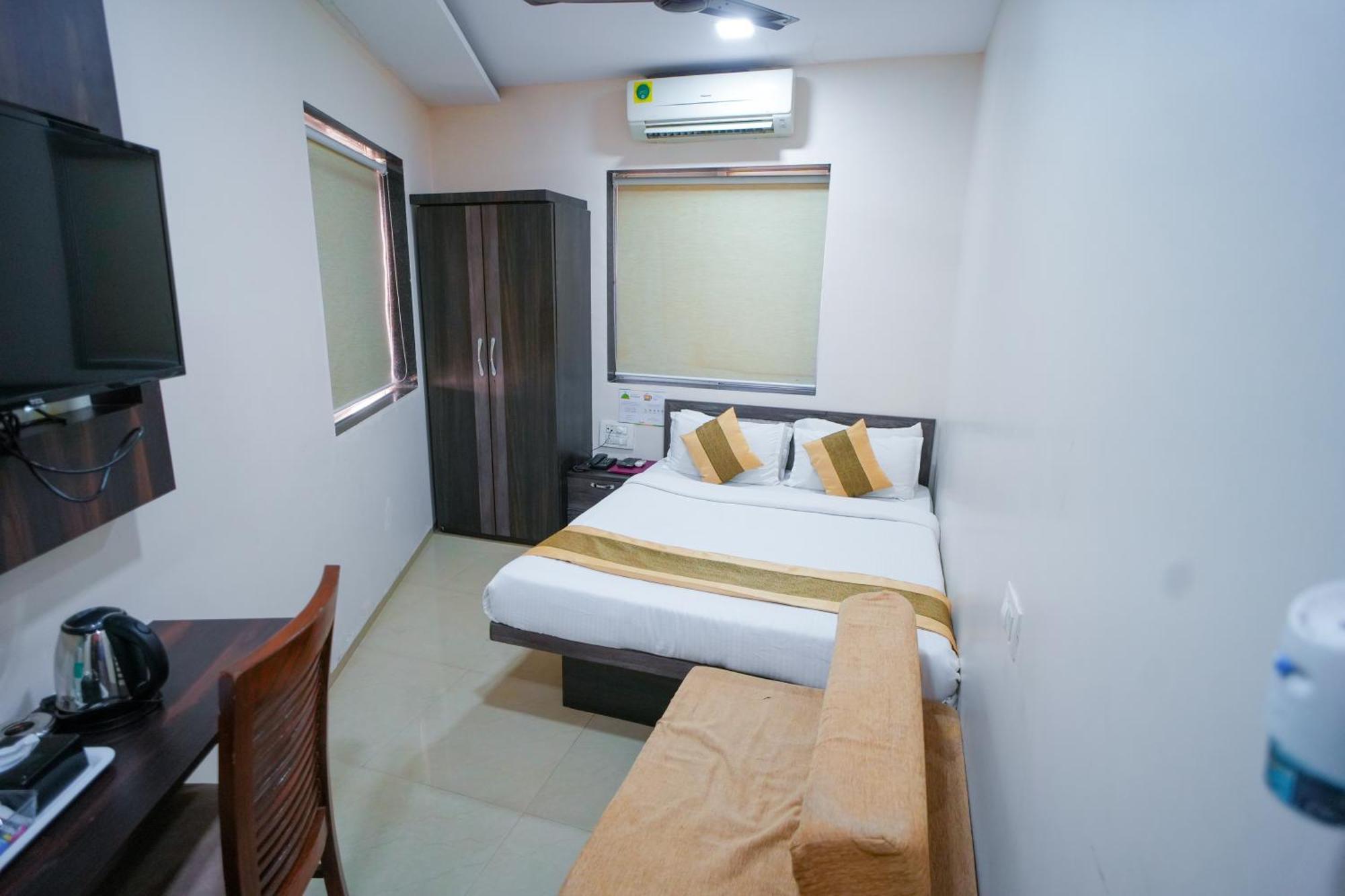 Hotel Skylink Hospitality Mahalaxmi Bombaim Exterior foto