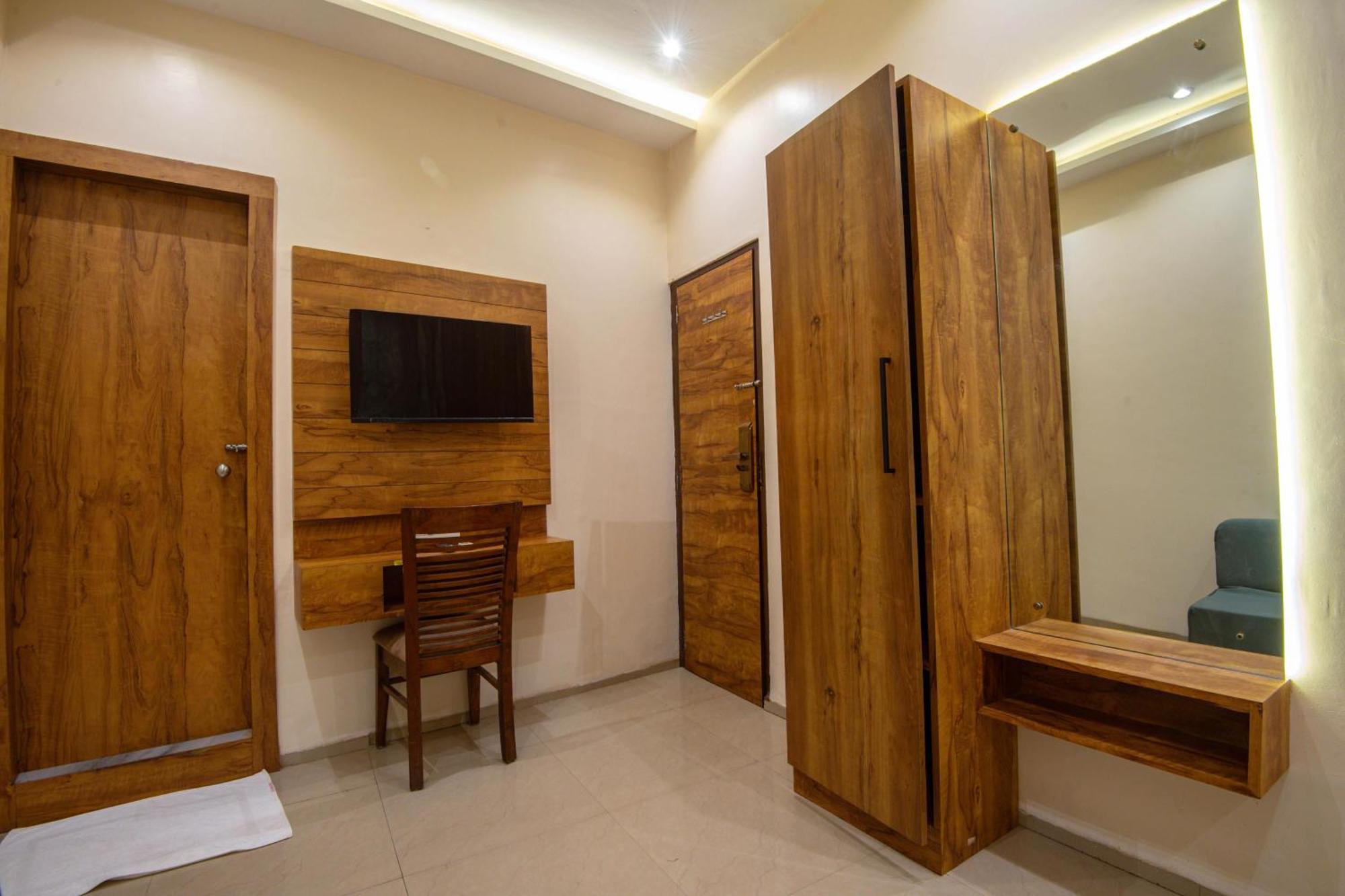 Hotel Skylink Hospitality Mahalaxmi Bombaim Exterior foto