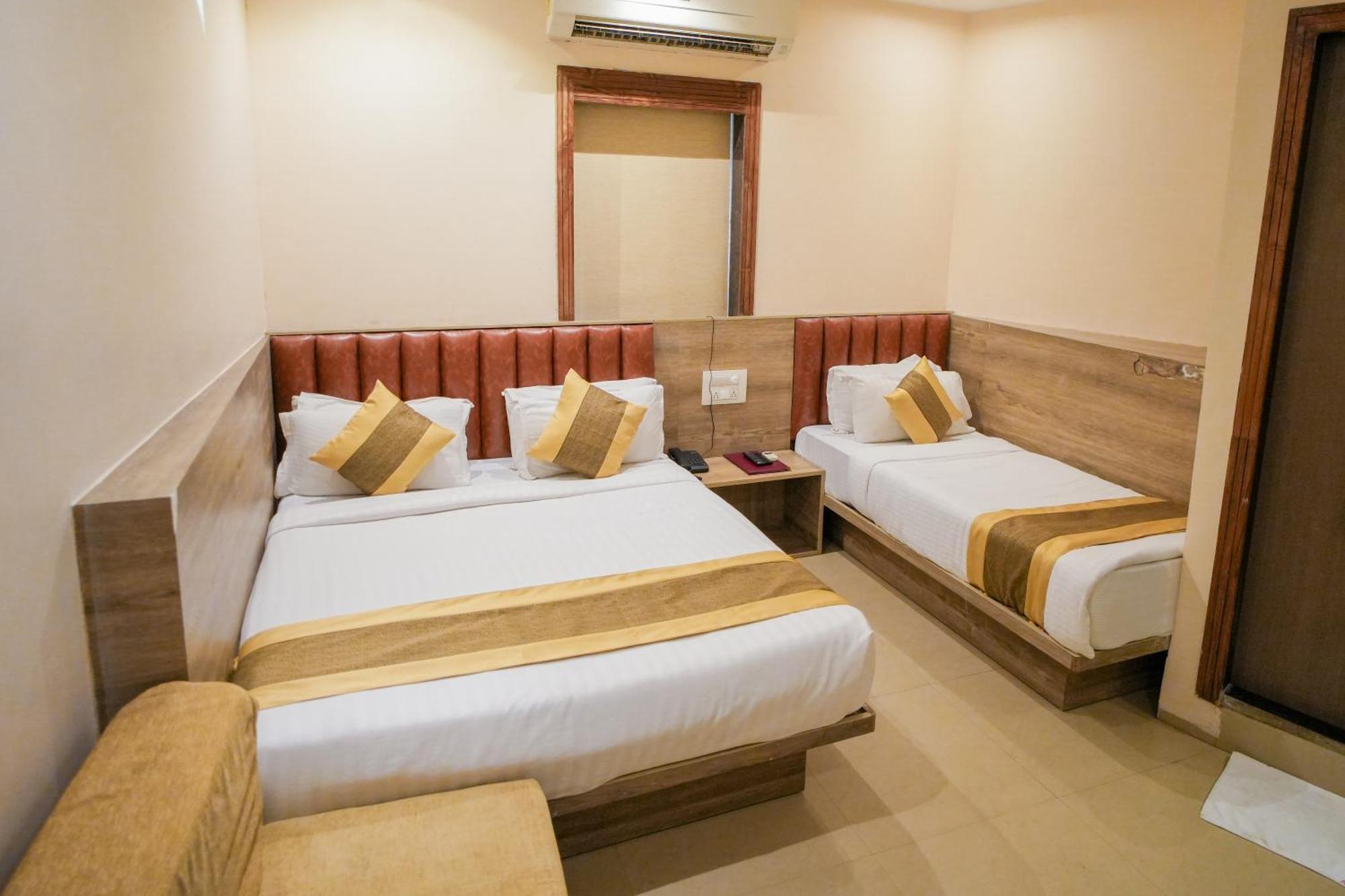 Hotel Skylink Hospitality Mahalaxmi Bombaim Exterior foto