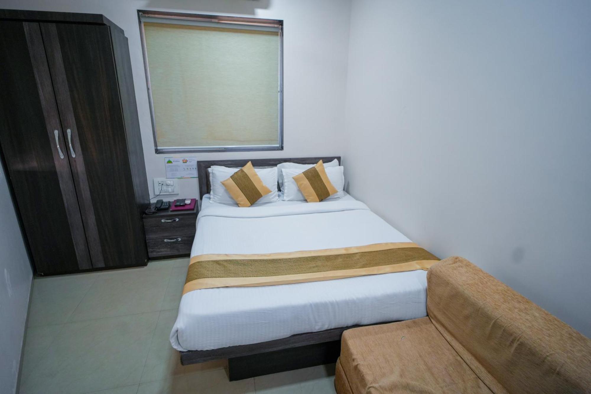 Hotel Skylink Hospitality Mahalaxmi Bombaim Exterior foto