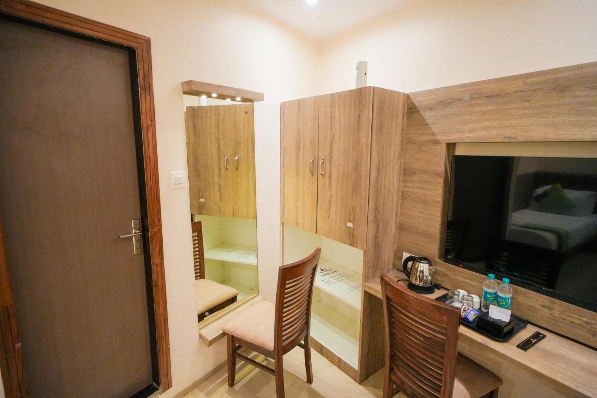 Hotel Skylink Hospitality Mahalaxmi Bombaim Exterior foto